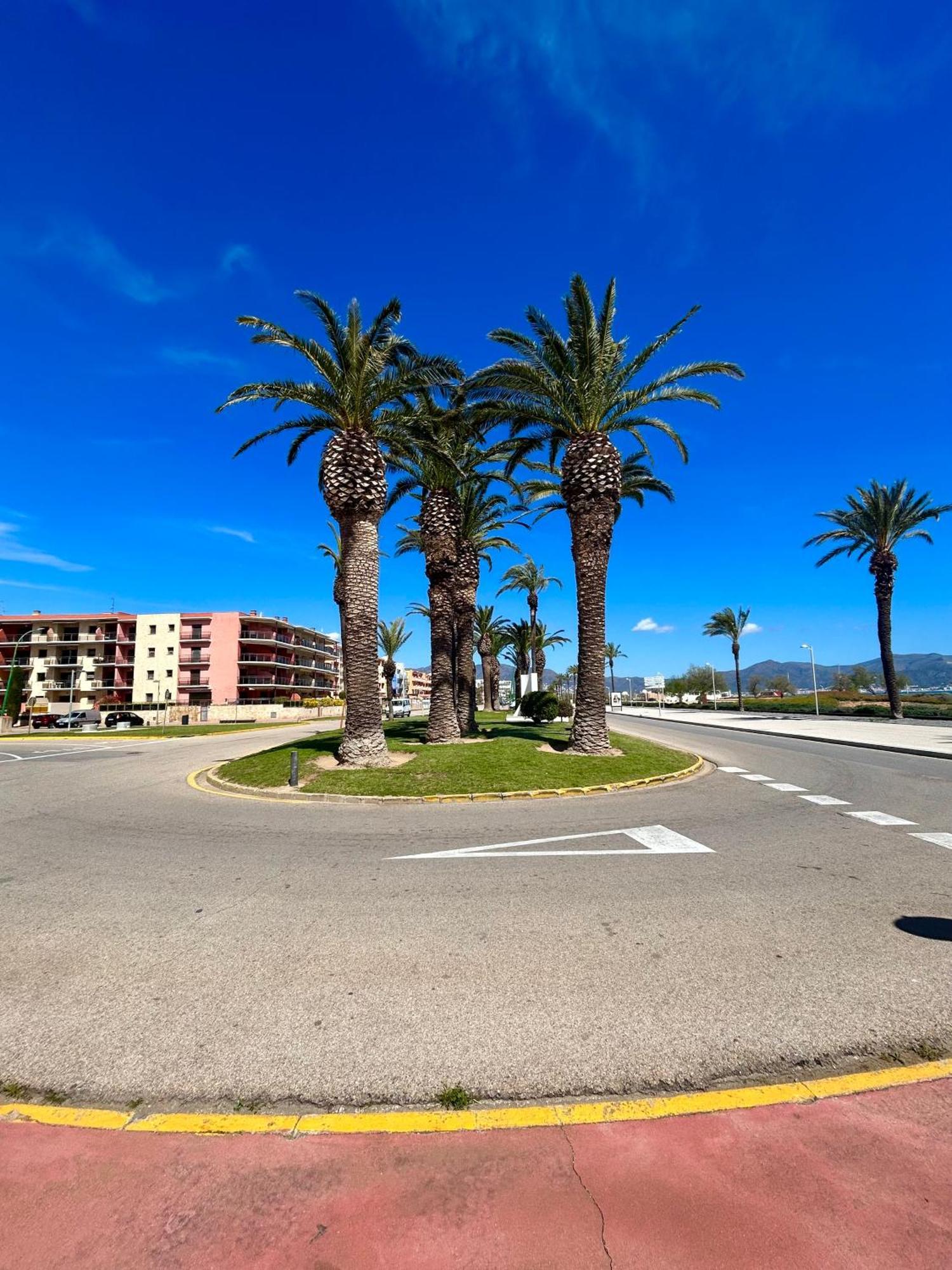 Coup De Coeur Linge De Maison Fournie Empuriabrava Exterior photo